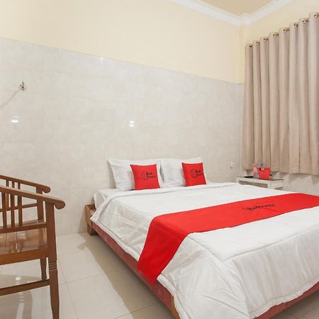 RedDoorz Syariah At Sedati Surabaya Bagian luar foto